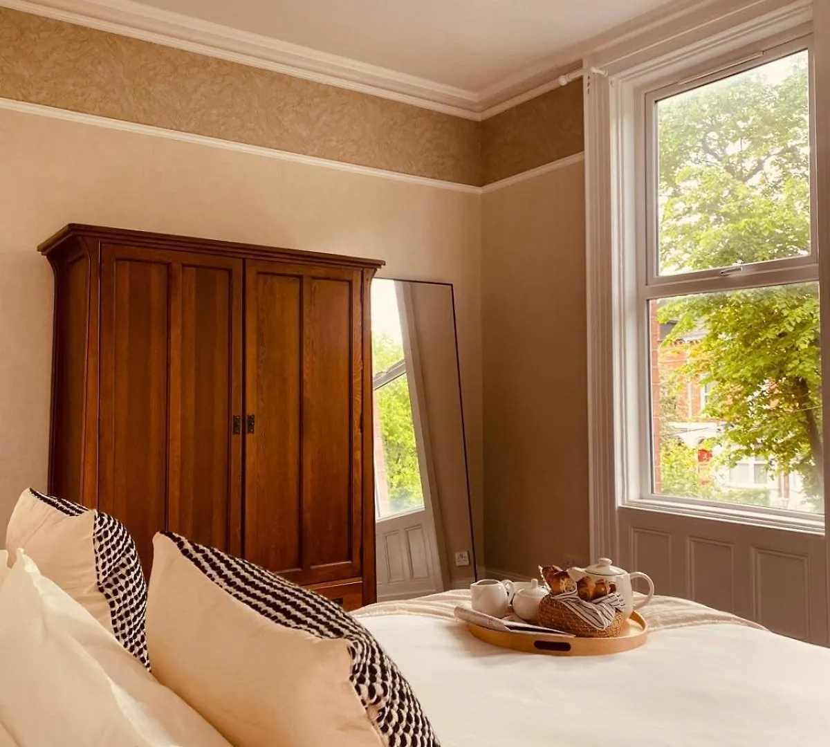4Br Spacious Home- 5 Mins To City- Free Secure Parking Μπέλφαστ Σπίτι διακοπών